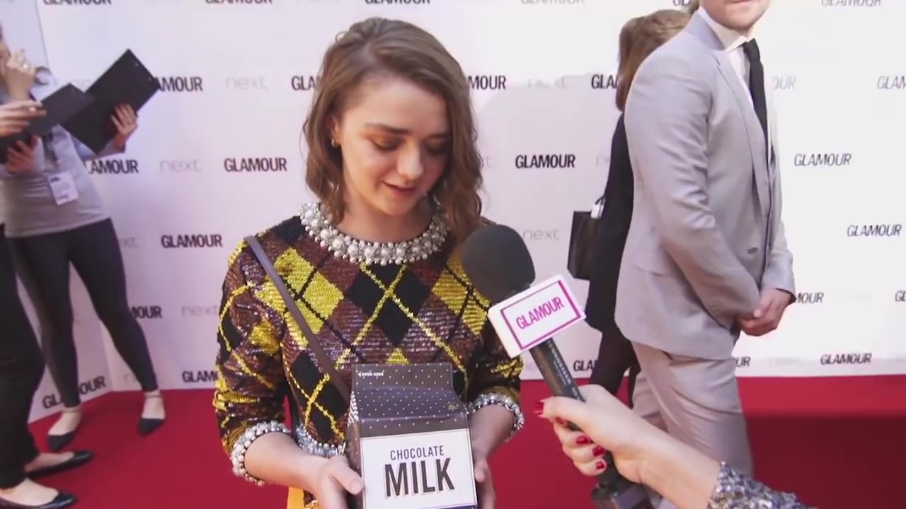 Maisie_Williams_Game_of_Thrones_Interview_Glamour_Awards_2015_250.jpg