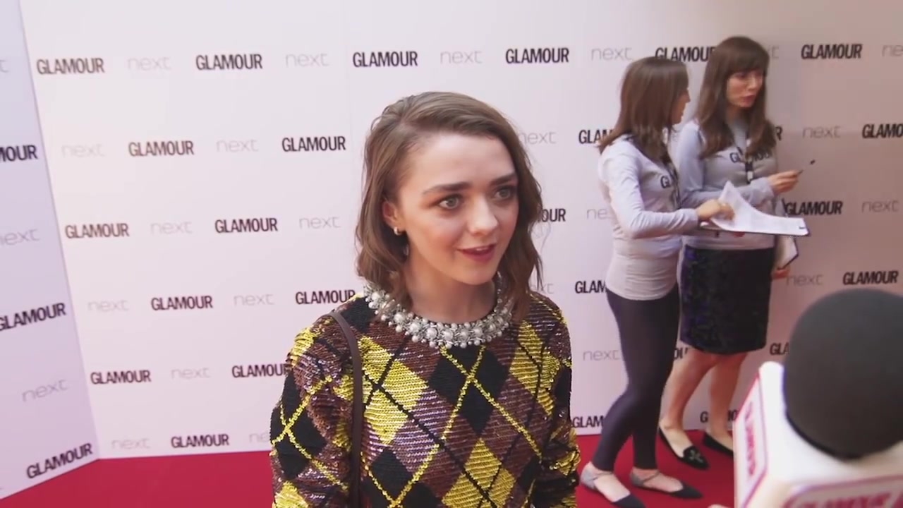Maisie_Williams_Game_of_Thrones_Interview_Glamour_Awards_2015_71.jpg